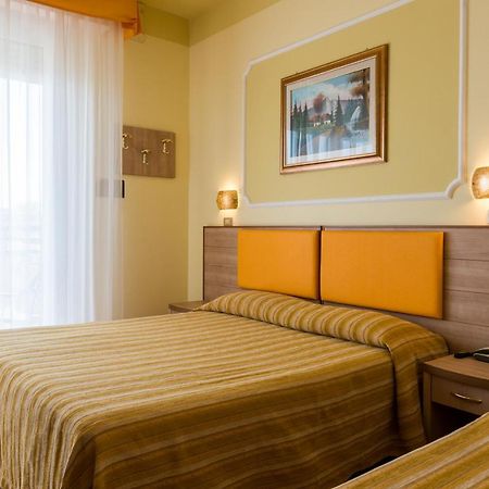 Hotel Miranda Беллария-Иджеа-Марина Экстерьер фото