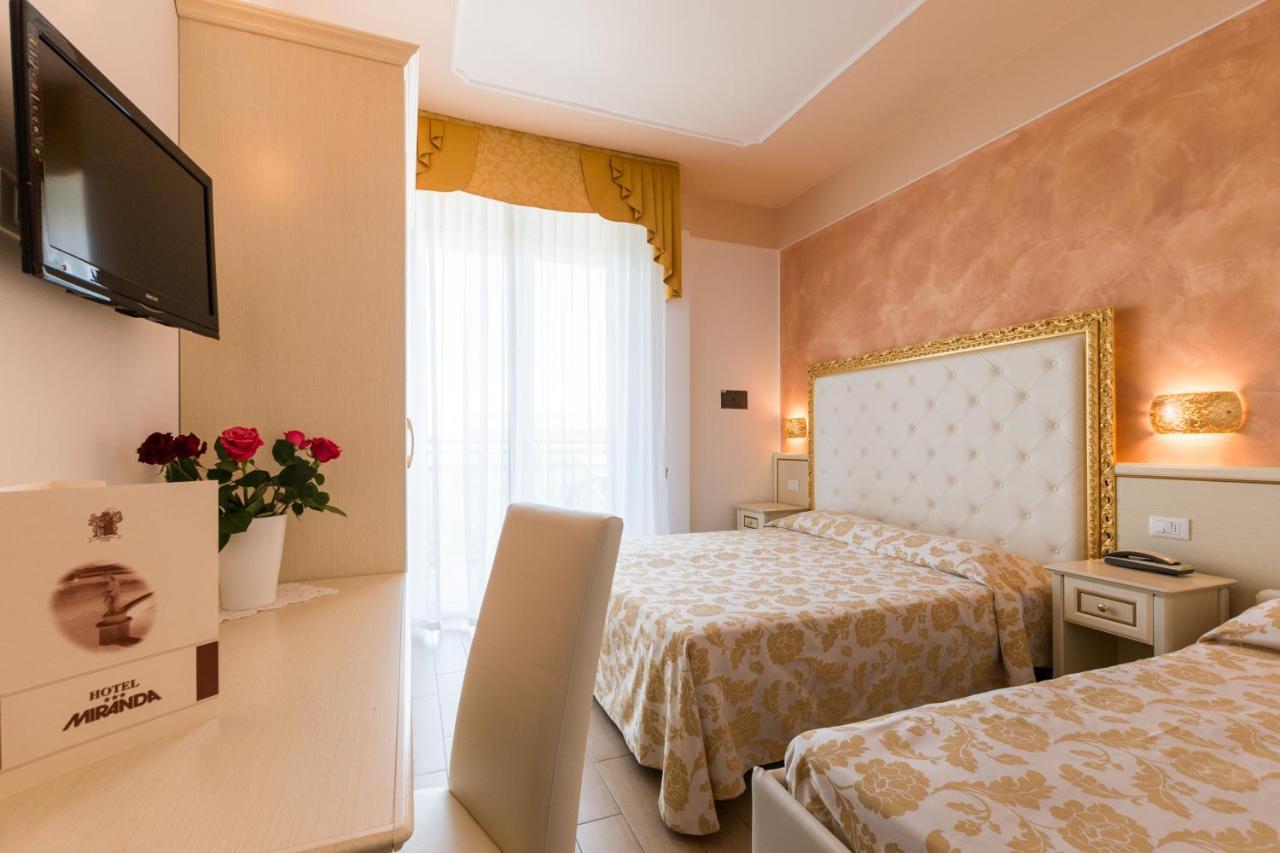 Hotel Miranda Беллария-Иджеа-Марина Экстерьер фото