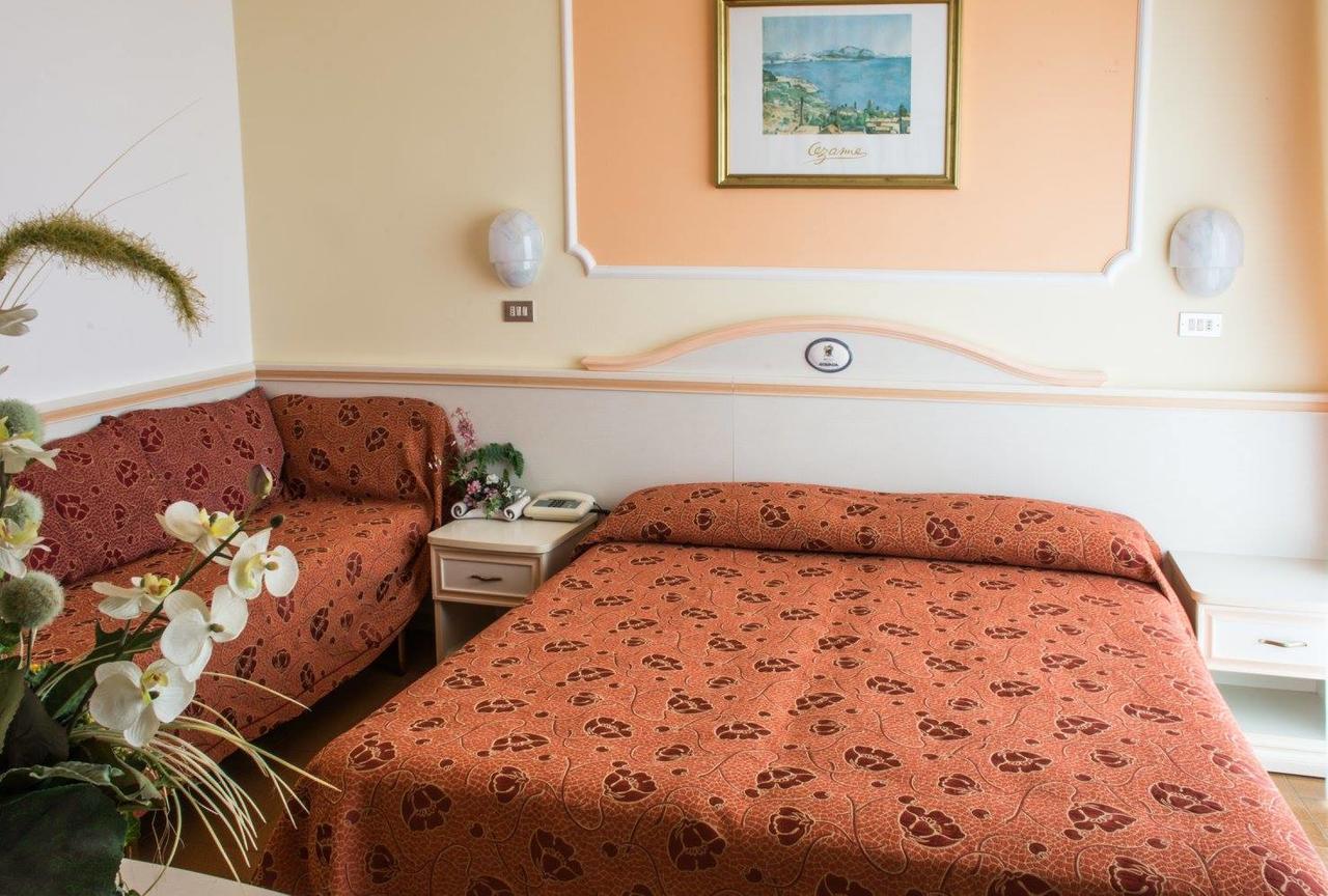 Hotel Miranda Беллария-Иджеа-Марина Экстерьер фото